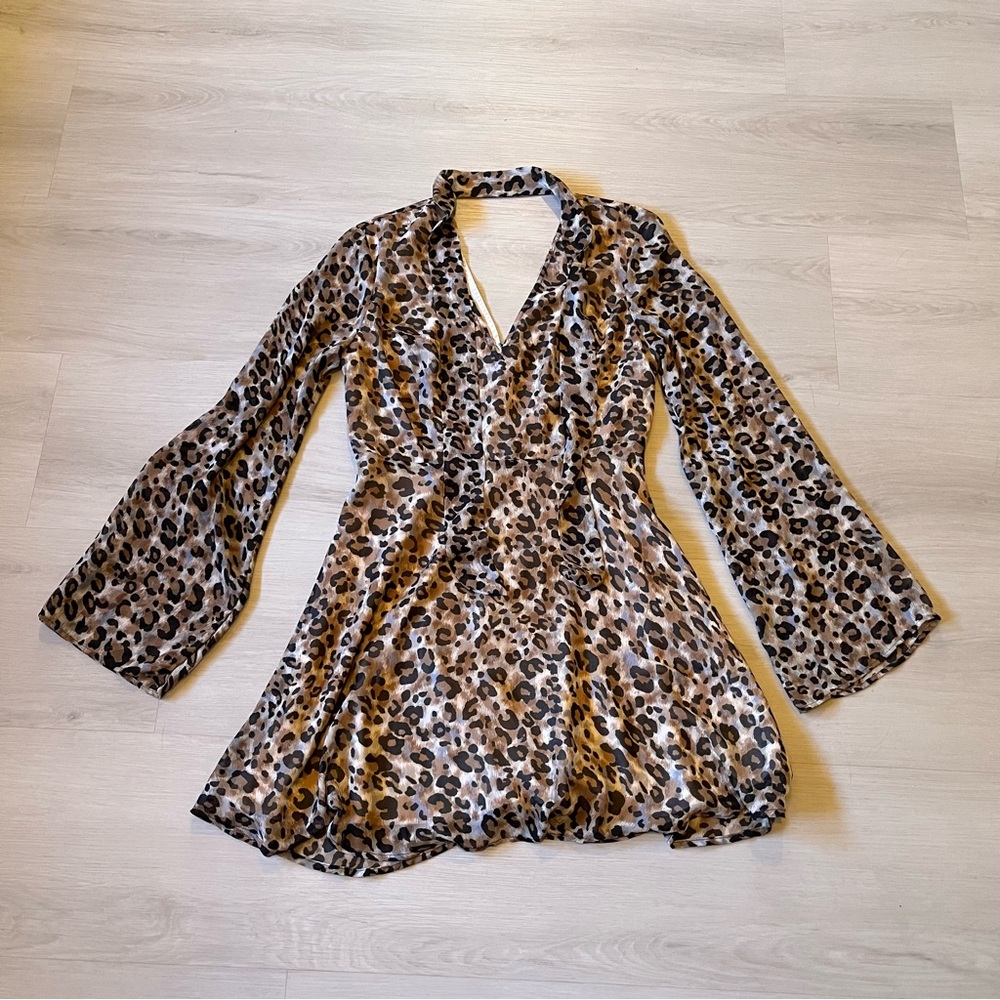 Forever 21 Leopard Print Long Bell Sleeve V-Neck Short Chiffon Dress Size M
